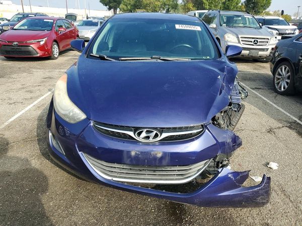 2013 HYUNDAI ELANTRA