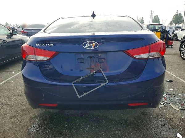 2013 HYUNDAI ELANTRA