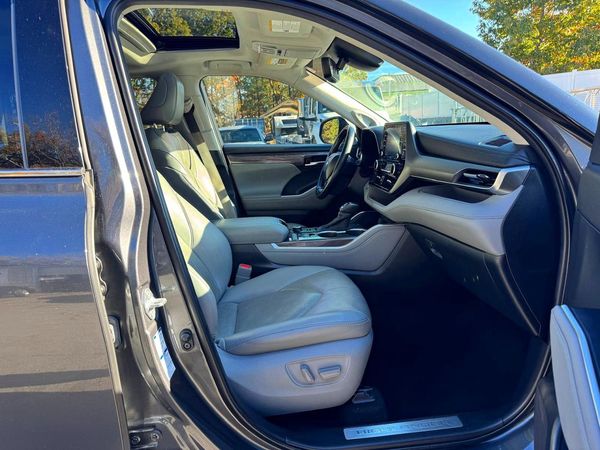 2020 TOYOTA HIGHLANDER Limited