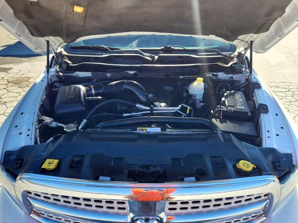 2015 RAM 1500 Laramie — Engine bay