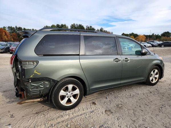 2013 TOYOTA SIENNA — PSRA