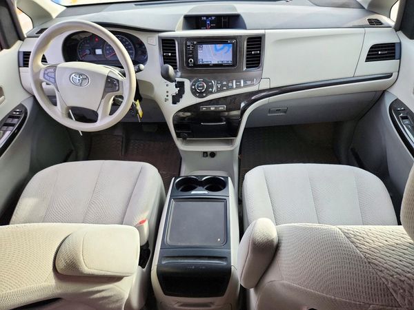 2013 TOYOTA SIENNA — CKPT