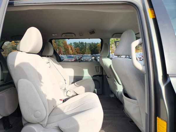 2013 TOYOTA SIENNA — PSRS