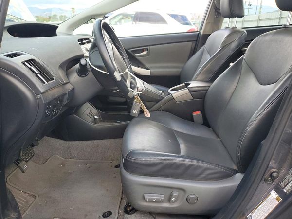 2014 TOYOTA PRIUS — DENT