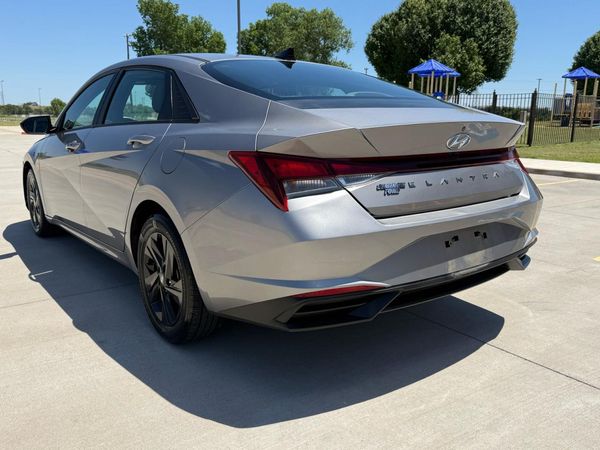 2021 HYUNDAI ELANTRA Blue