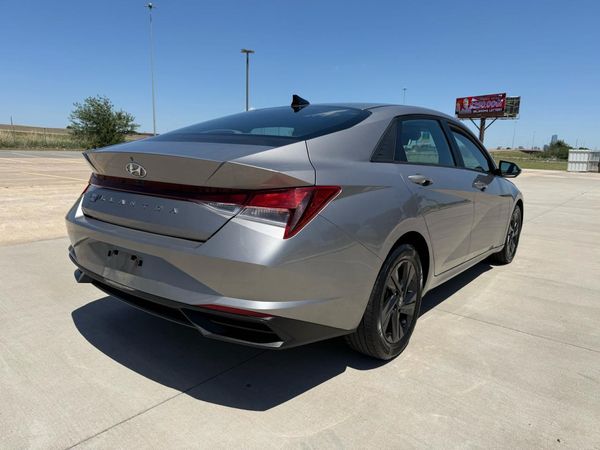 2021 HYUNDAI ELANTRA Blue