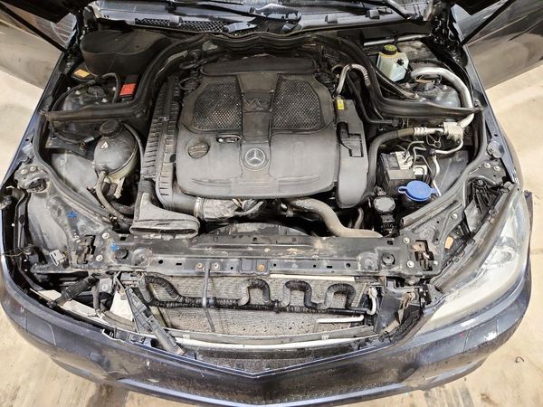 2013 MERCEDES-BENZ C C350 4-MATIC — Engine bay