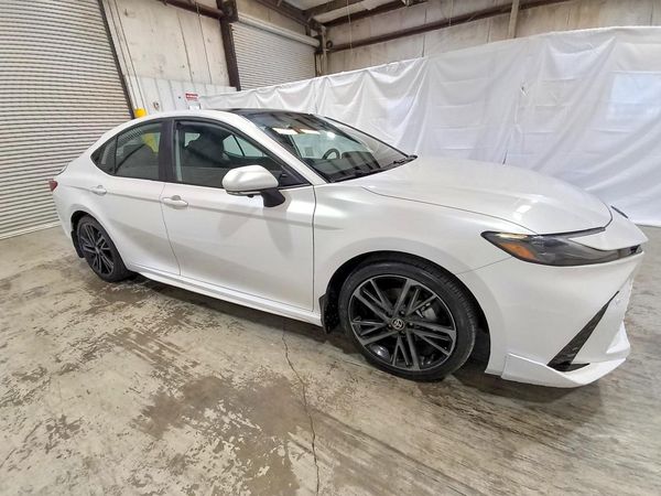 2026 TOYOTA CAMRY — Passenger 3/4