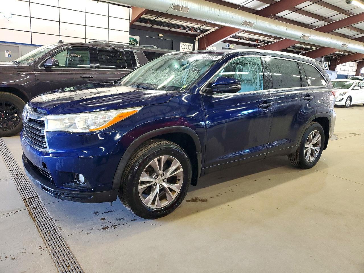 2014 TOYOTA HIGHLANDER — Front 3/4