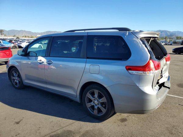 2012 TOYOTA SIENNA — DSRA