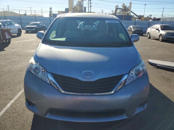 2012 TOYOTA SIENNA — DIRF