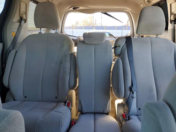2012 TOYOTA SIENNA — SUVN