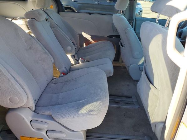 2012 TOYOTA SIENNA — PSRS