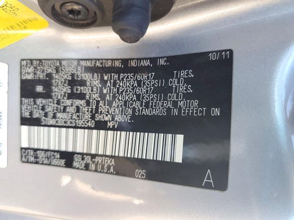 2012 TOYOTA SIENNA — VINS