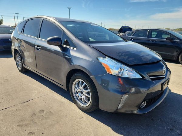 2013 TOYOTA PRIUS — Passenger 3/4