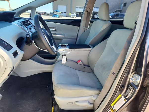 2013 TOYOTA PRIUS — DENT