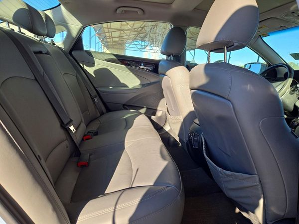 2012 HYUNDAI SONATA Middle level