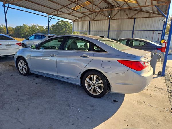 2012 HYUNDAI SONATA Middle level