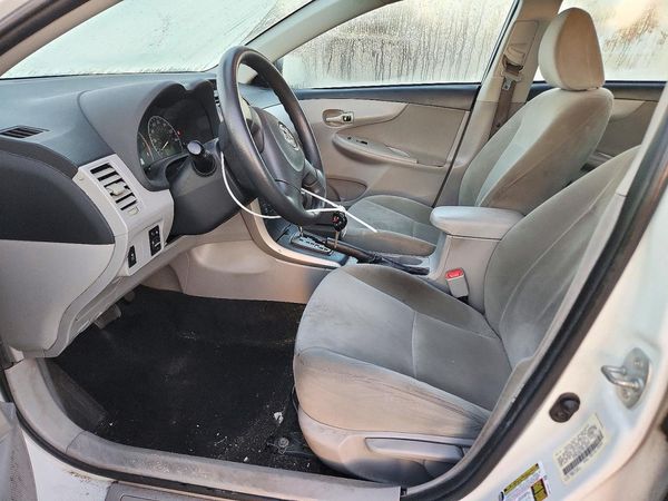 2013 TOYOTA COROLLA — DENT