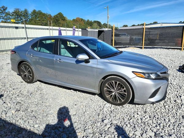 2018 TOYOTA CAMRY L/LE/SE/XLE — Passenger 3/4