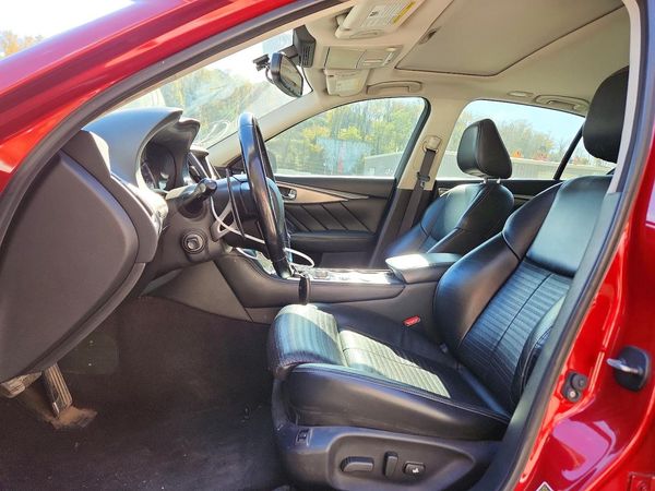 2016 INFINITI Q50 — DENT