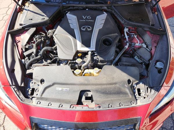 2016 INFINITI Q50 — Engine bay