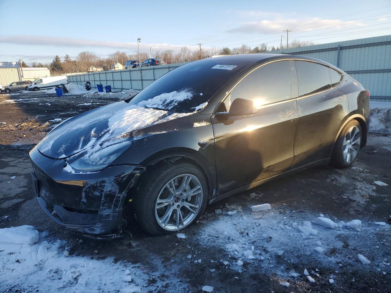 2021 TESLA MODEL Y — Front 3/4