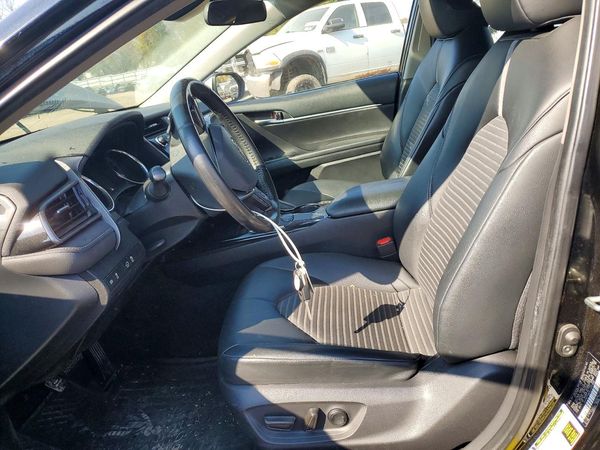 2020 TOYOTA CAMRY SE — DENT