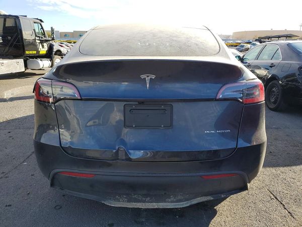 2025 TESLA MODEL Y