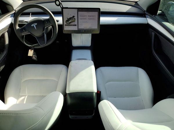 2025 TESLA MODEL Y