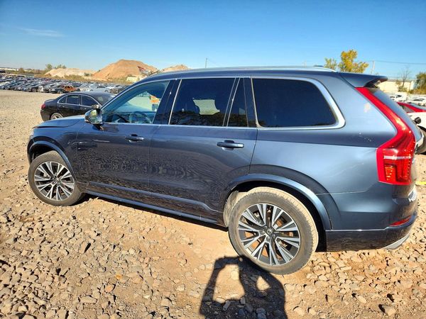 2020 VOLVO XC90 Momentum — DSRA