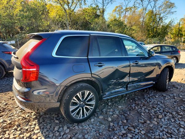 2020 VOLVO XC90 Momentum — PSRA
