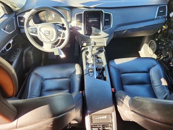 2020 VOLVO XC90 Momentum — CKPT