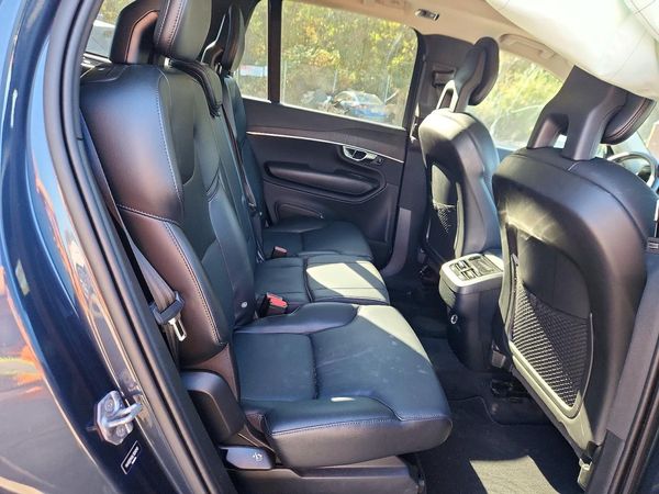 2020 VOLVO XC90 Momentum — PSRS