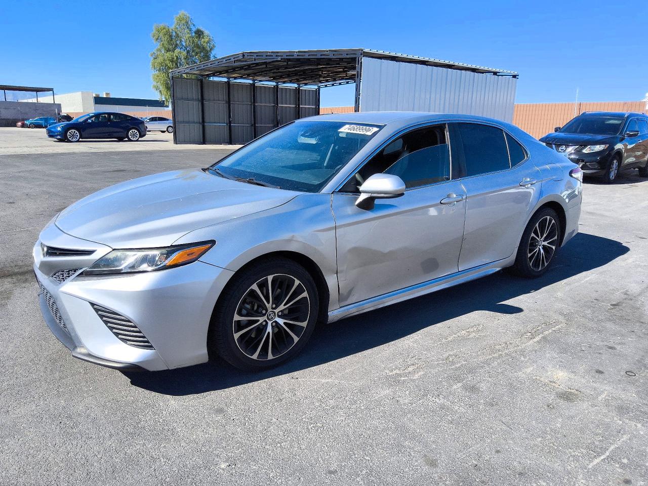 2018 TOYOTA CAMRY L/LE/SE/XLE — Front 3/4