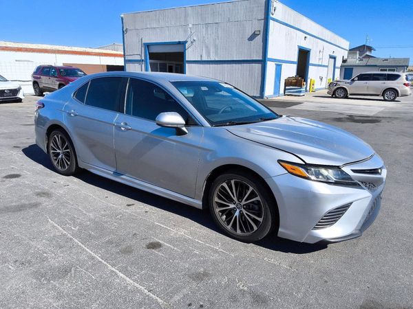 2018 TOYOTA CAMRY L/LE/SE/XLE — Passenger 3/4