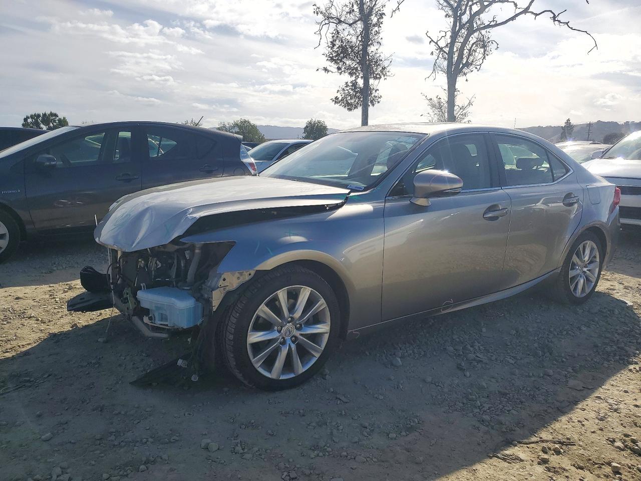 2014 LEXUS IS 250 — Front 3/4