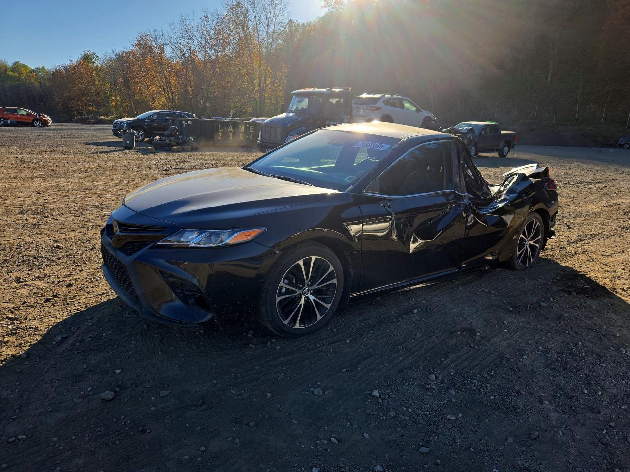 2018 TOYOTA CAMRY L/LE/SE/XLE — Front 3/4