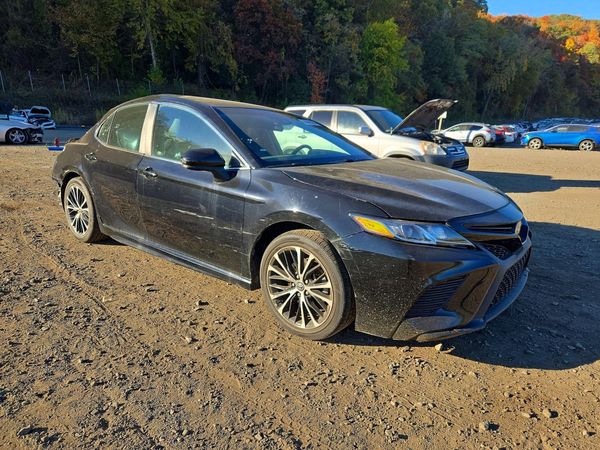 2018 TOYOTA CAMRY L/LE/SE/XLE — Passenger 3/4