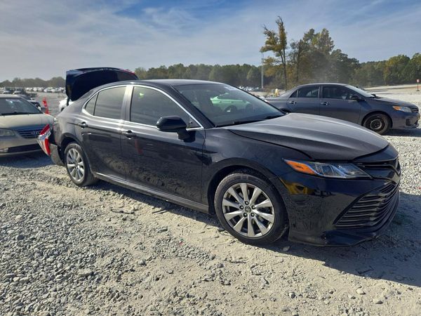 2018 TOYOTA CAMRY LE/SE/XLE/XSE — Passenger 3/4