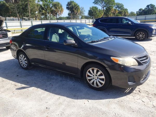 2013 TOYOTA COROLLA — Passenger 3/4