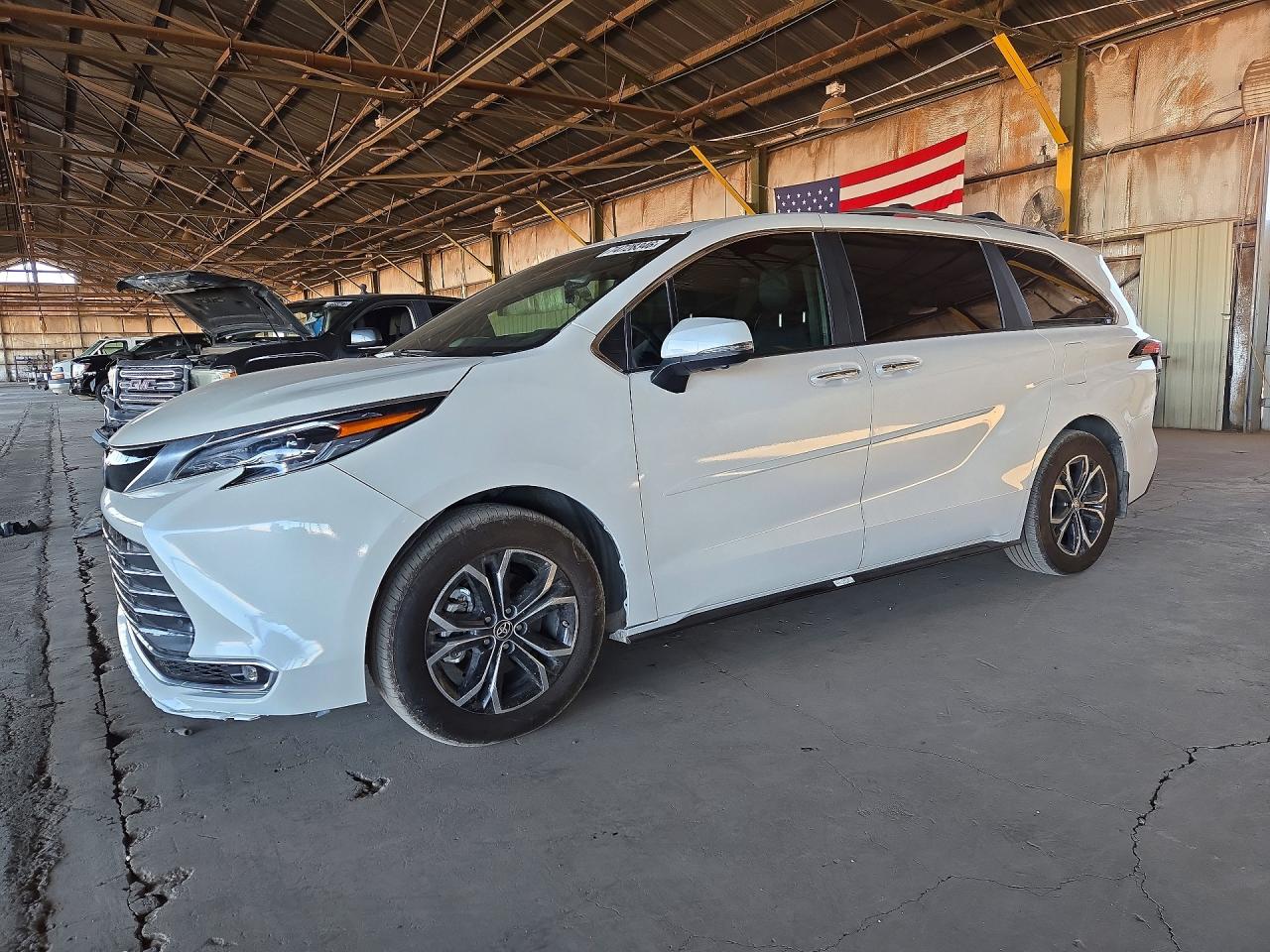 2025 TOYOTA SIENNA Platinum — Front 3/4