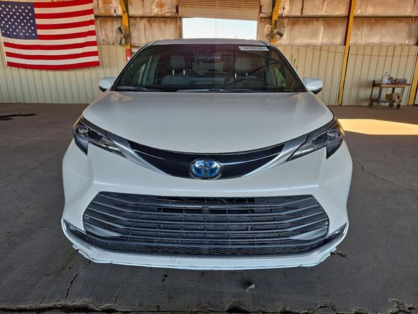 2025 TOYOTA SIENNA Platinum — DIRF