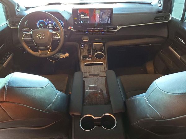 2025 TOYOTA SIENNA Platinum — CKPT