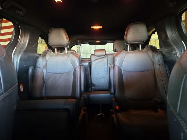 2025 TOYOTA SIENNA Platinum — SUVN