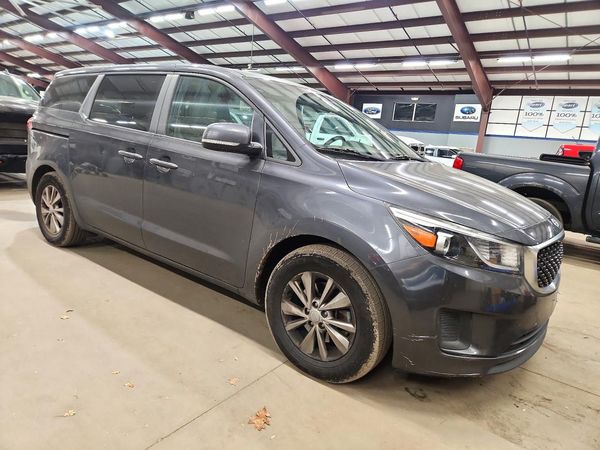 2017 KIA SEDONA LX — Passenger 3/4