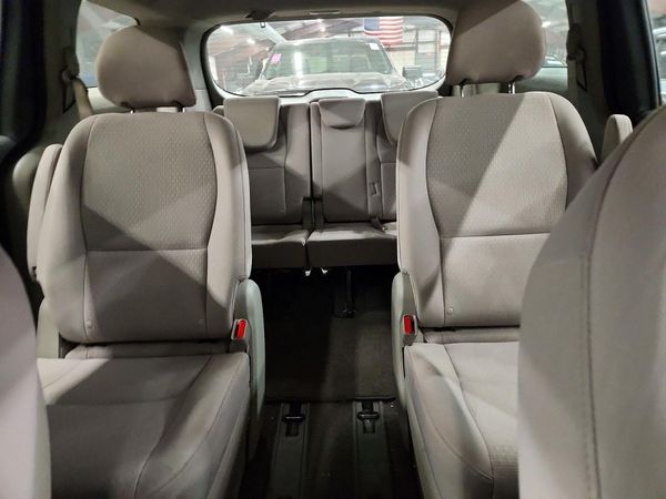 2017 KIA SEDONA LX — SUVN