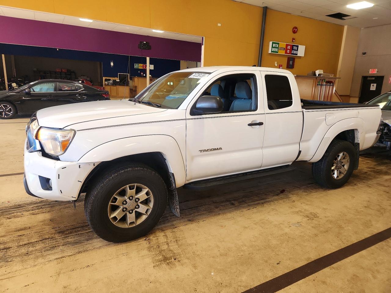 2012 TOYOTA TACOMA — Front 3/4