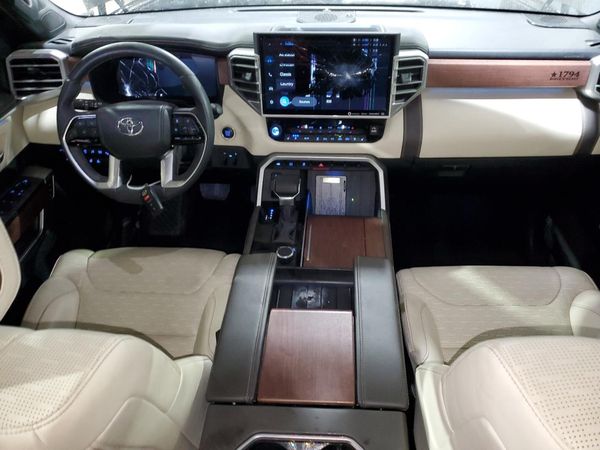 2023 TOYOTA TUNDRA