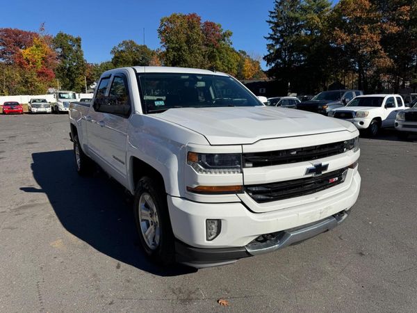 2017 CHEVROLET SILVERADO LT